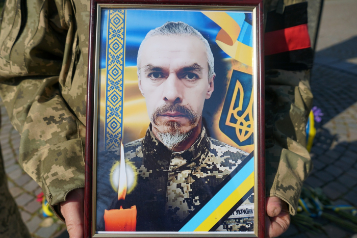 В Ужгороді сьогодні попрощалися із 51-річним солдатом Михайлом Швандою