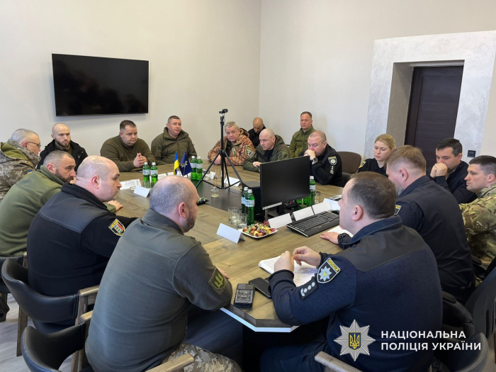 Поліцейські Закарпаття проводять зустрічі з ветеранами, військовими та їхніми родинами: говорять про кібербезпеку та підтримку 

