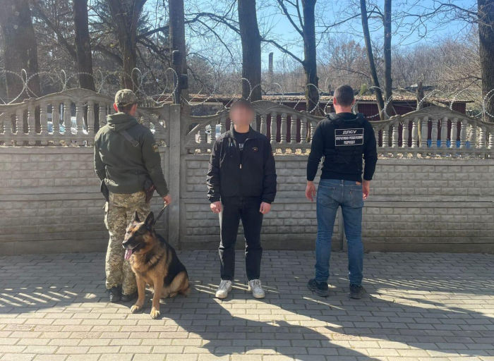 Біля кордону зі Словаччиною затримали іноземця


