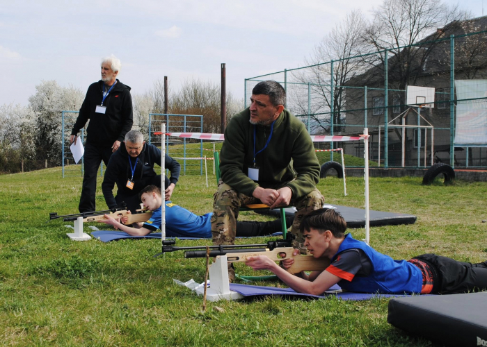 В Ужгороді школярі вперше змагалися з кросового біатлону