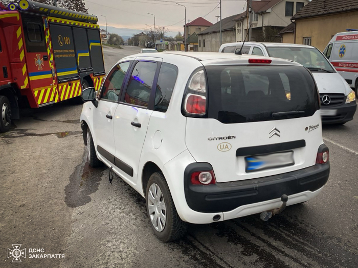 На об’їзній дорозі Мукачева внаслідок ДТП травмовано чотирьох осіб