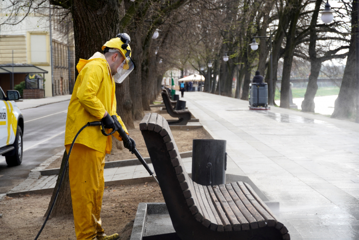 Свідомий бізнес = соціальна ініціатива: компанія Kаrcher долучилася до прибирання міського простору в Ужгороді 