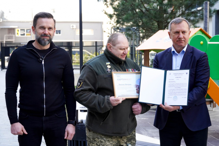 Двом ветеранам російсько-української війни вручили ключі від квартир в Ужгороді