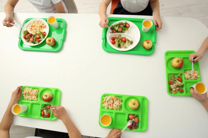 Безкоштовні гарячі обіди для всіх школярів: як на Закарпатті готуються до нового етапу реформи харчування
