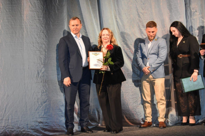 В Ужгороді з нагоди Міжнародного дня театру привітали тих, хто присвятив своє життя сцені