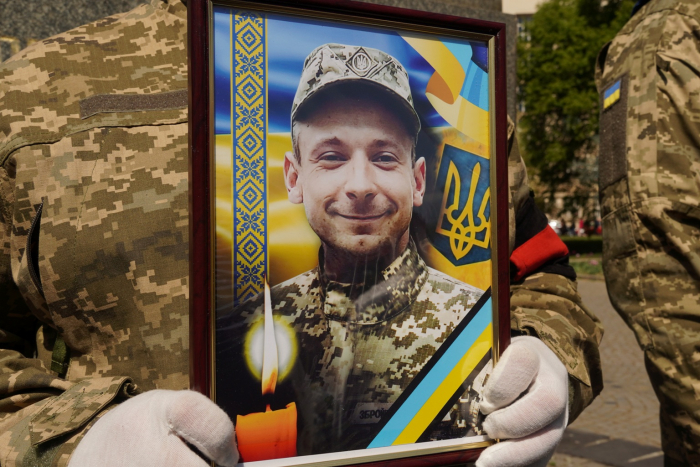 До рідного Ужгорода на щиті повернувся солдат Владислав Шитіхін