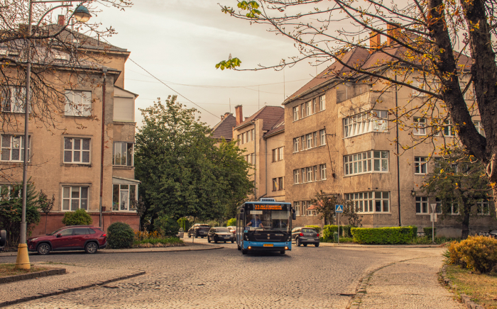 В Ужгороді тимчасово – на місяць – зросте вартість проїду у міських автобусах