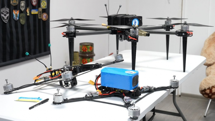 Перевозить до 15 кг вантажу: на Закарпатті волонтери презентували новий транспортний дрон "Джміль"