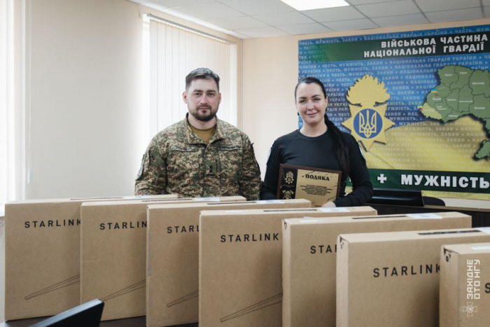 Волонтери передали 26 Закарпатському полку Нацгвардії комплекти супутникового зв’язку Starlink