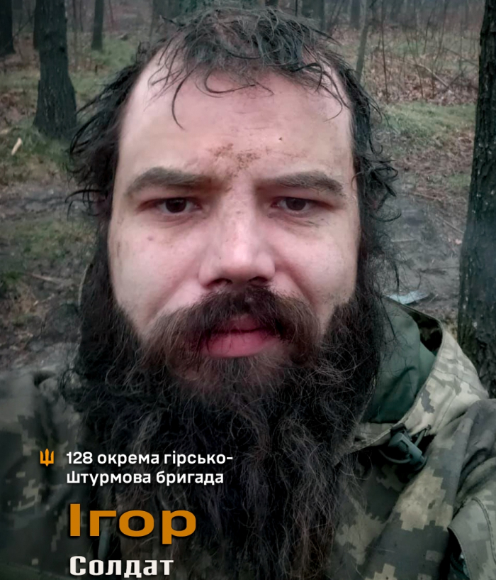 "Того дня мені довелося пройти 5 км, частину цього шляху я тягнув пораненого побратима": історія бійця 128-ї бригади