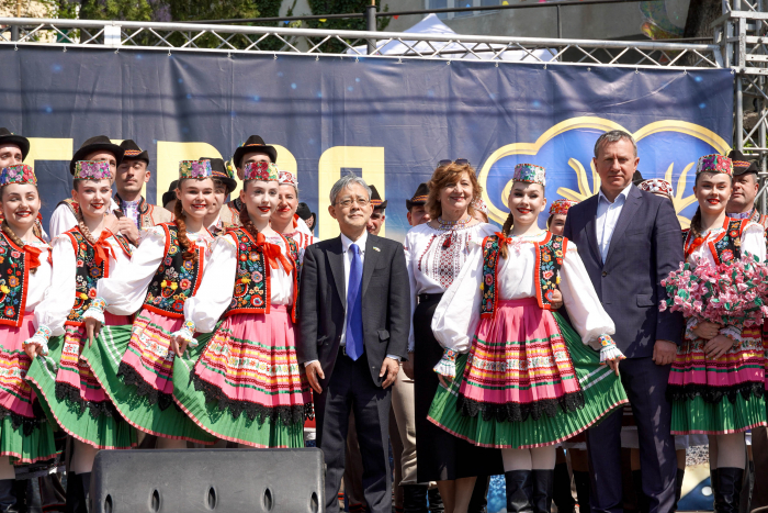 Надзвичайний і Повноважний Посол Японії в Україні Масаші Накаґоме завітав на відкриття "Сакура Фесту" в Ужгороді