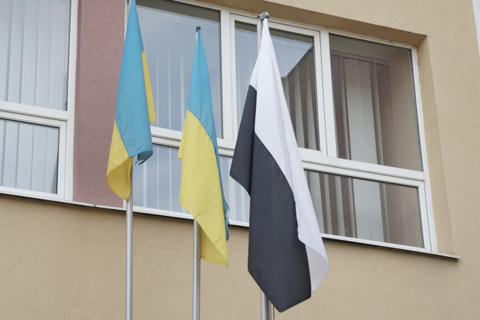 Прапор Надії підняли сьогодні ще в одному навчальному закладі Ужгорода