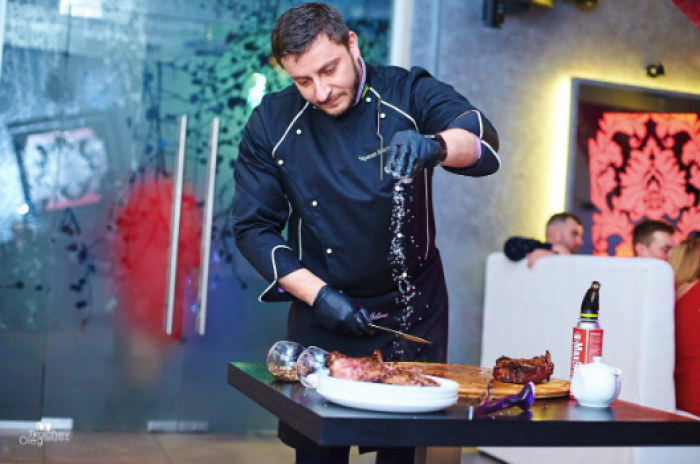 Одяг для персоналу: як вибрати практичну та презентабельну форму для HoReCa
