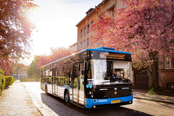 Оприлюднено актуальний графік руху комунальних автобусів в Ужгороді на Великодні свята 12-13 квітня