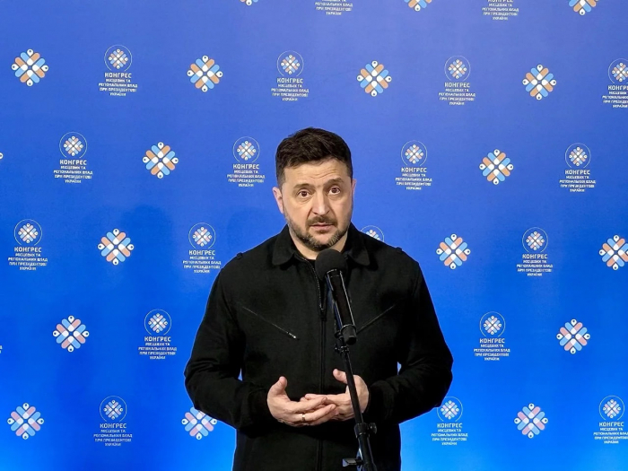 Володимир Зеленський в Ужгороді прокоментував, коли розширять список країн для подвійного громадянства