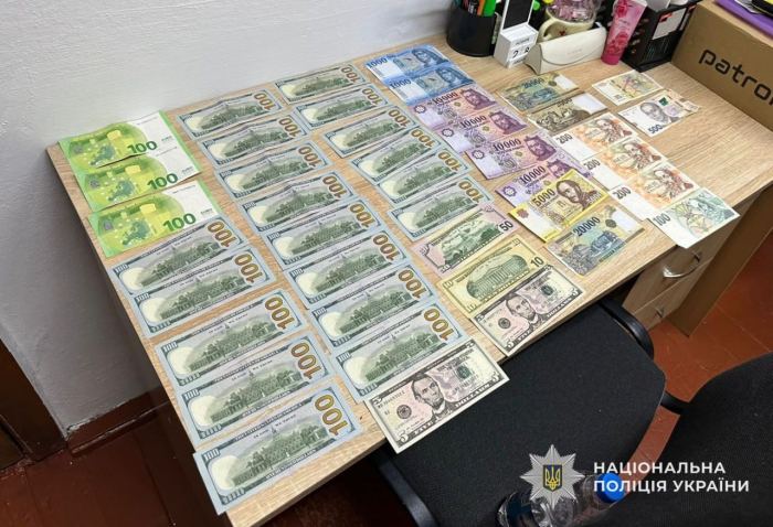 Поліція Тячівщини завершила розслідування схеми з фіктивного працевлаштування військовозобов’язаних до ліцею для уникнення мобілізації

