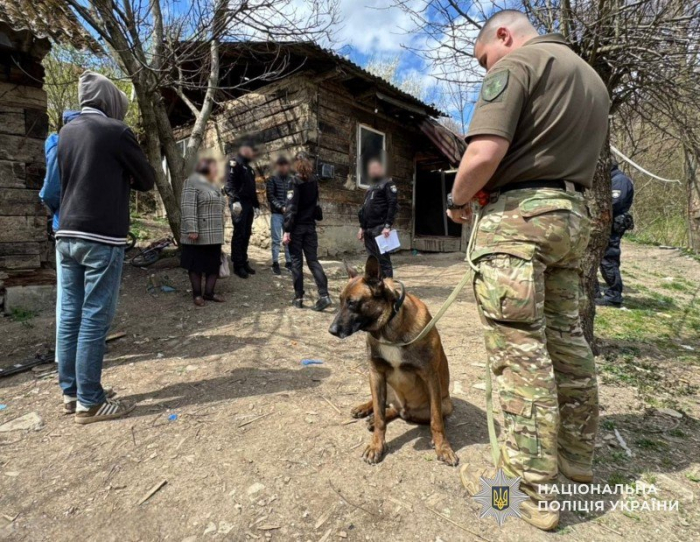 Поліція Воловця затримала торговця наркотиками, який «працював» у Мукачівському районі

