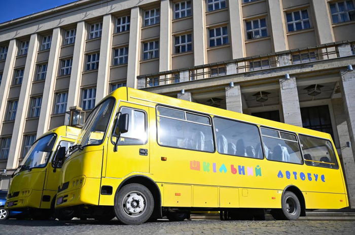 Автопарк шкільних автобусів Закарпаття поповнився двома новими транспортними засобами.

