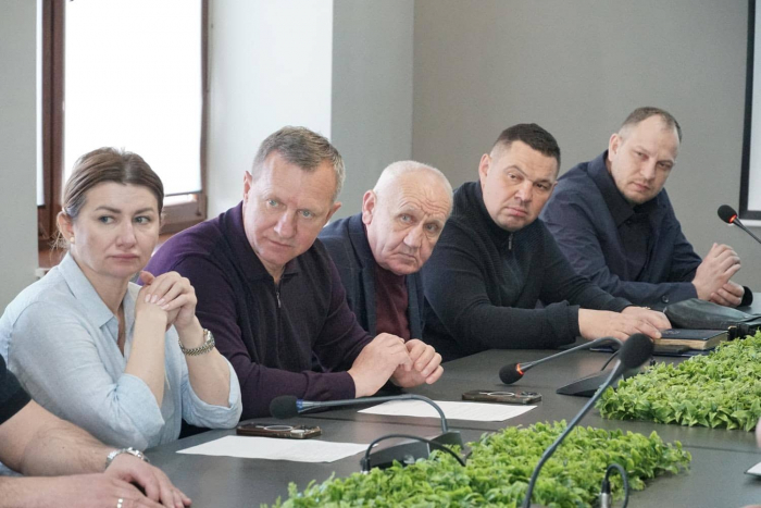 В Ужгородській міськраді провели позачергове засідання комісії з питань ТЕБ та НС через займання на сміттєзвалищі у Барвінку