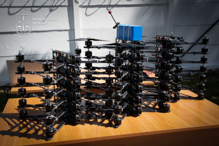 До Дня прикордонника: працівники обласної прокуратури передали військовим сучасні дрони