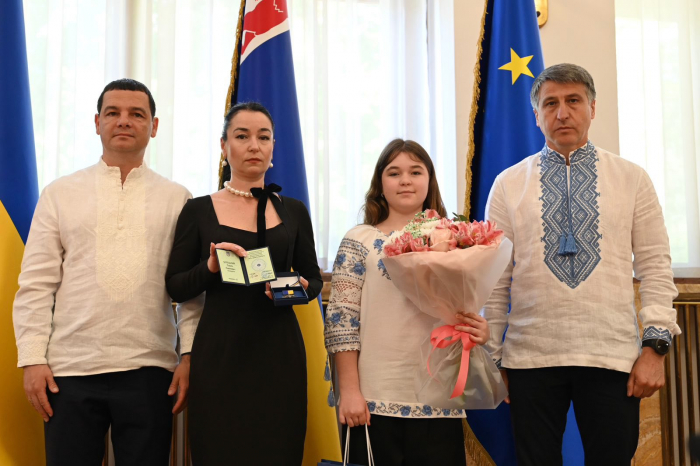 «Честь і доблесть Закарпаття»: на сесії облради відзначили захисників України