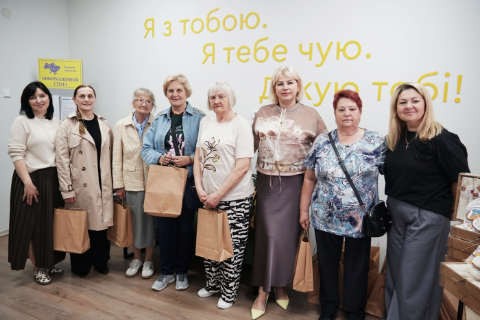 В Ужгороді до Дня матері вшанували матерів полеглих Героїв, військовополонених та безвісти зниклих