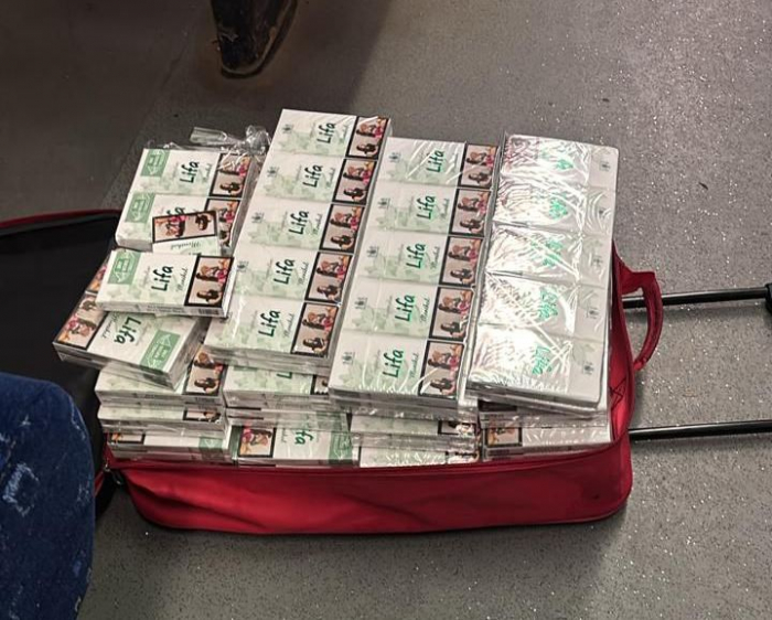 Пасажирці потяга «Чоп – Захонь» на ходу закинули валізу з безакцизними сигаретами