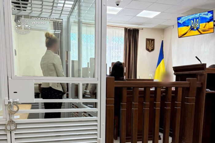 500 доларів за дитину: матір судитимуть, прокуратура ініціювала позбавлення батьківських прав 


