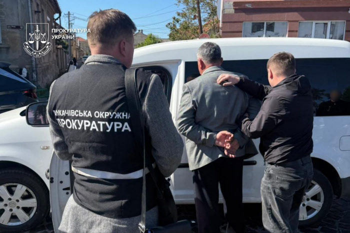 Системні «відкати» від підприємця: на Мукачівщині затримано сільського голову при отриманні неправомірної вигоди