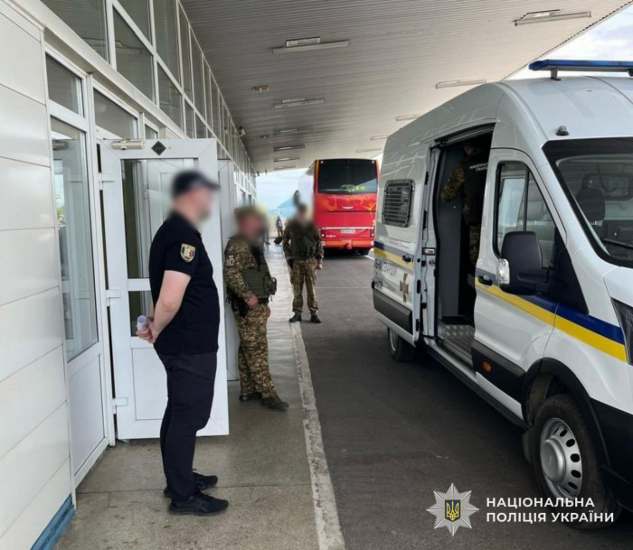Поліція Закарпаття видала Угорщині розшукуваного втікача-гвалтівника