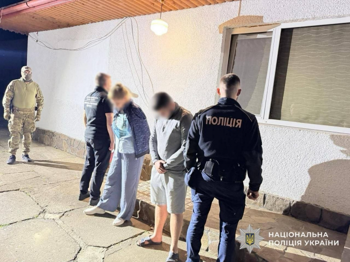 7000 доларів за безперешкодний перетин кордону: на Тячівщині затримано переправницю військовозобов’язаних