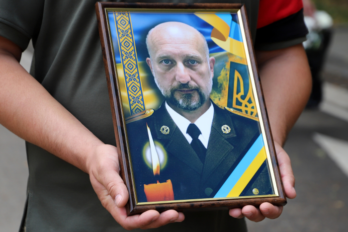 Ужгород попрощався із захисником Олегом Наконечним – знаним закарпатським лікарем-хірургом