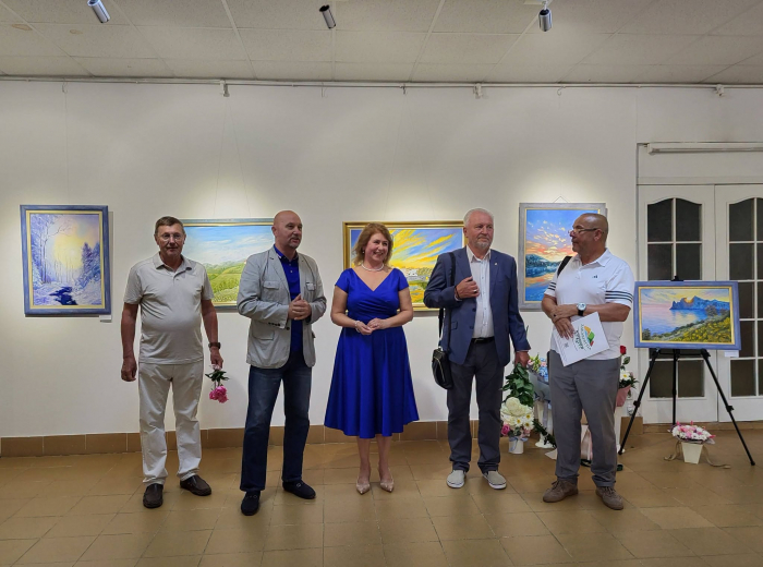 «Світло моєї душі»: відома художниця презентувала в галереї «Ужгород» свої полотна