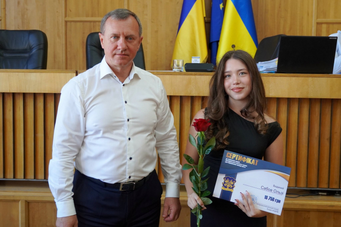 Гордість Ужгорода: міський голова нагородив талановиту молодь ФОТО
