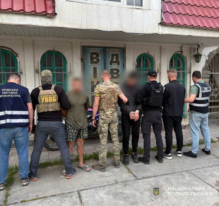 Тисою до Румунії за 4000$: поліцейські Рахова заблокували черговий канал незаконного переправлення військовозобов’язаних через кордон
