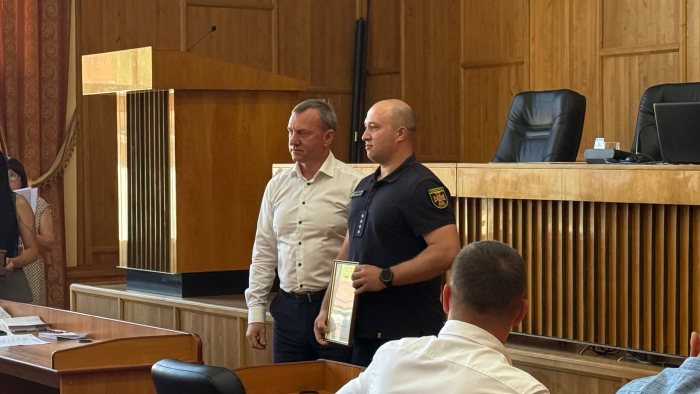 В Ужгороді нагородили рятувальників УДСНС у Закарпатській області за героїчну боротьбу з пожежами  
