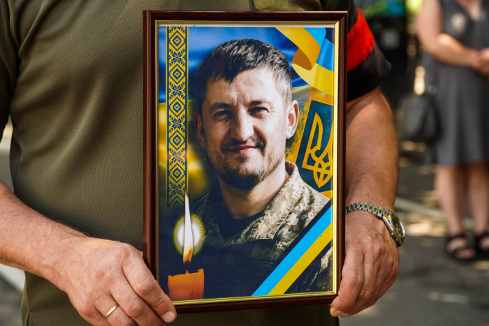 В Ужгороді попрощалися із 43-річним Захисником Олегом Матвієнком
