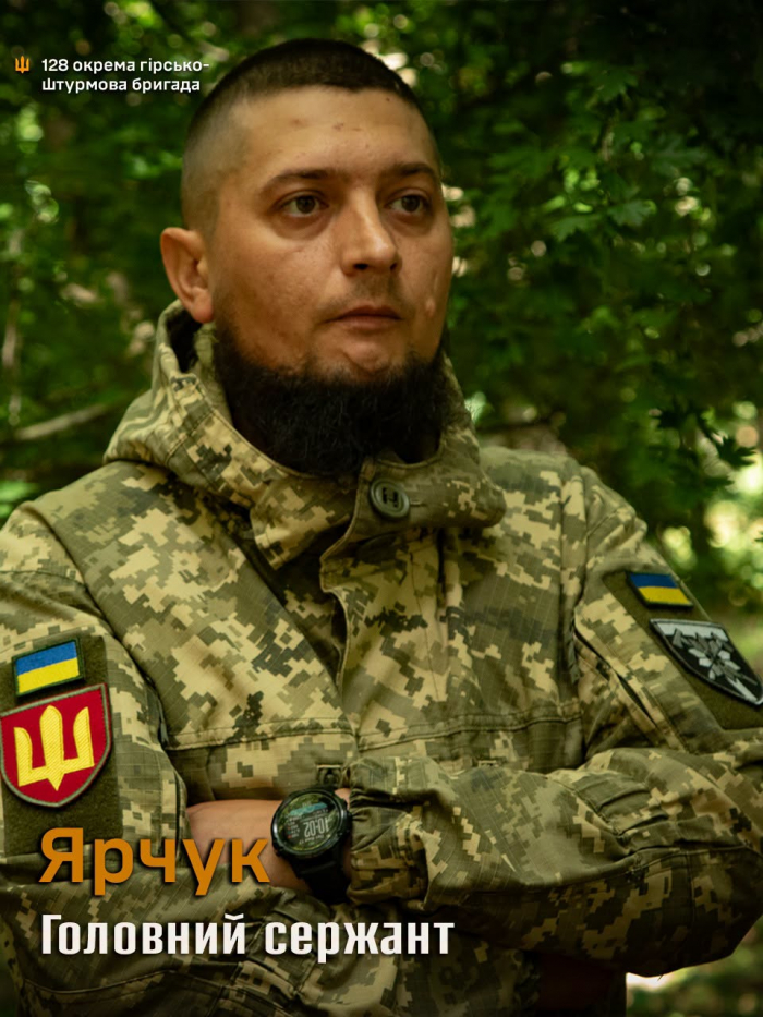 «Раніше ми стріляли кількістю. Зараз стріляємо точністю. Дрони коригують вогонь, і це кардинально змінило ефективність артилерії»: історія головного сержанта з позивним «Ярчук»