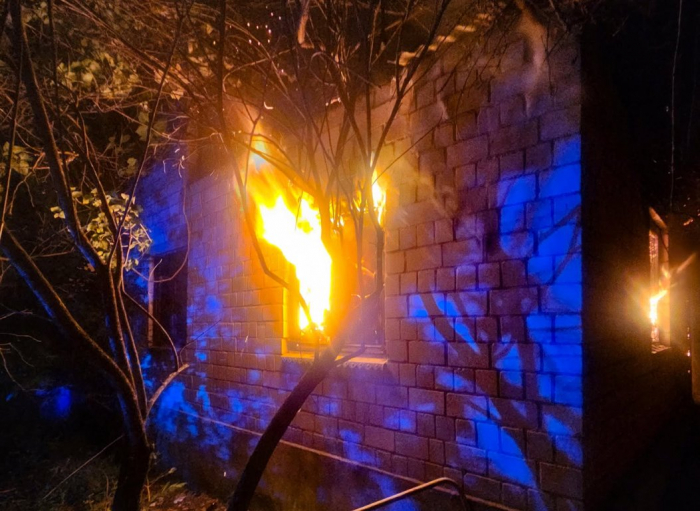 Під час пожежі у житловому будинку в Ужгороді травмувалися двоє людей
