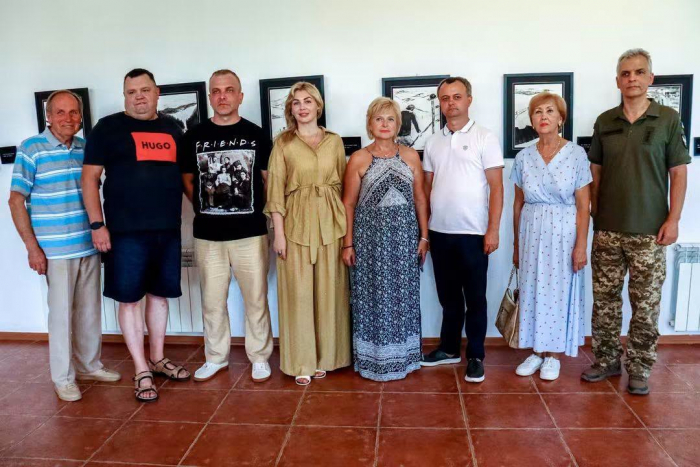 В Ужгороді представили виставку художника й військовослужбовця Василя Шандра