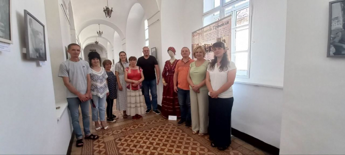 В обласному краєзнавчому музеї відкрили виставку «Роми Закарпаття: історія, пам'ять, гідність»

