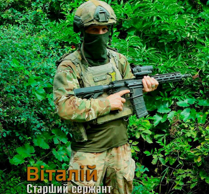 Він зустрів повномасштабне вторгнення у кабіні БМ-21 «Град», зупиняючи російські колони на підступах до Києва