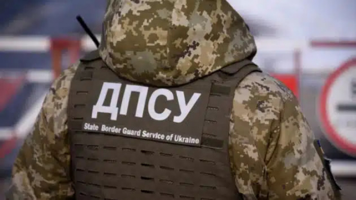Без штампів у паспорті та фіксація біометричних даних: як працює нова система EES на кордонах країн ЄС?