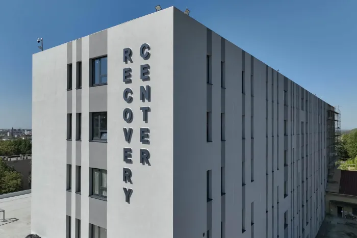 В Ужгороді триває будівництво реабілітаційного центру «4.5.0. Recovery Center»: Віктор Микита показав, як просуваються роботи