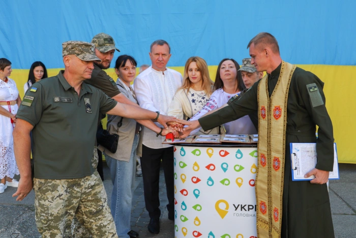 В Ужгороді провели спецпогашення марок «Ми чекаємо!» на підтримку військовополонених і зниклих безвісти
