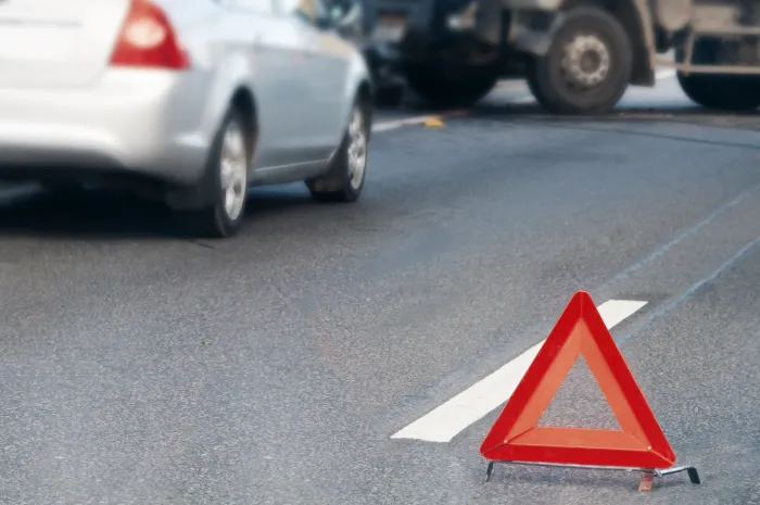 У Хусті внаслідок зіткнення позашляховика та мікроавтобуса травмувалися двоє водіїв