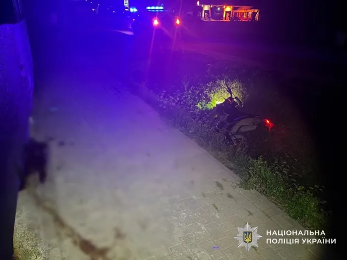 На Рахівщині внаслідок ДТП травмувався водій мотоцикла та загинув його пасажир – поліція проводить розслідування