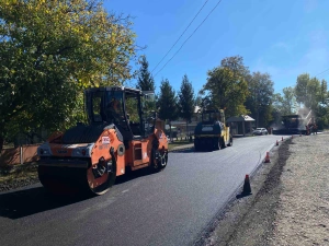 На Закарпатті тривають ремонти місцевих доріг у всіх шести районах області