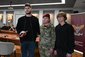 Вісьмох закарпатських захисників посмертно нагороджено орденом «За мужність» ІІІ ступеня – нагороди вручили рідним Героїв