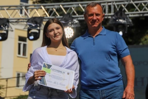 174 ужгородських школярів відзначили за перемоги на всеукраїнських олімпіадах та конкурсах